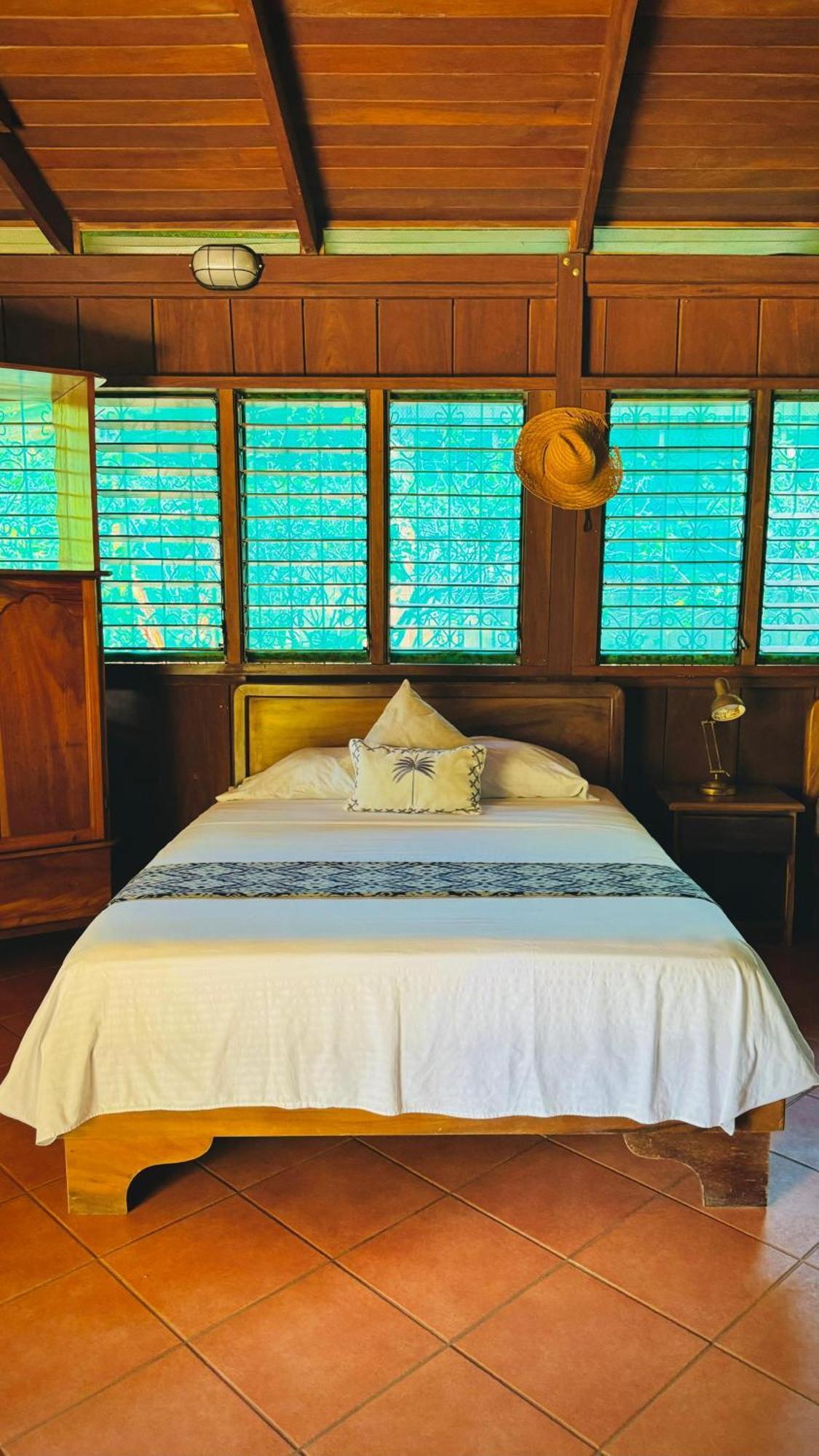Mal Pais Surf Camp Hotel Playa Santa Teresa  Luaran gambar