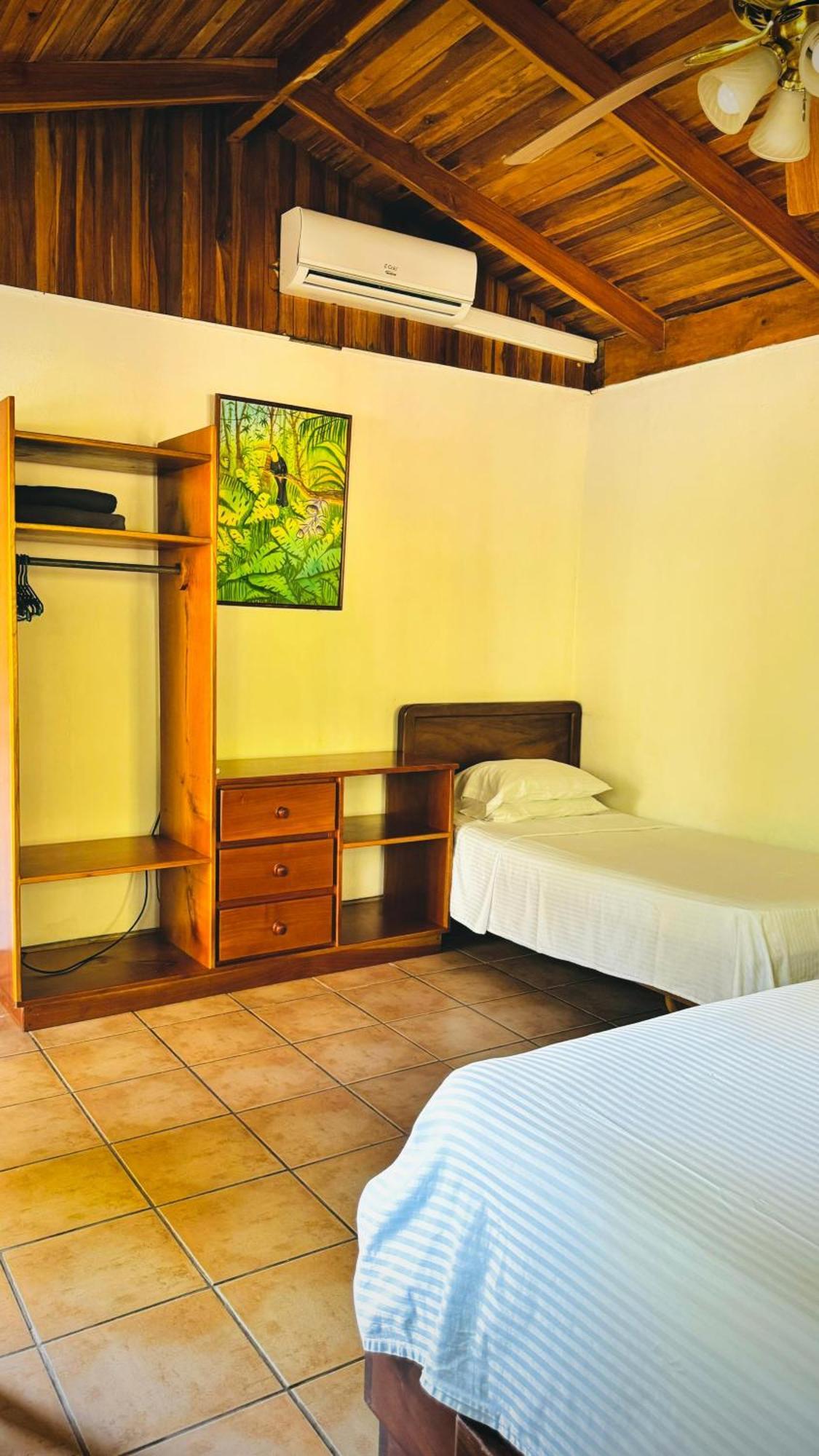 Mal Pais Surf Camp Hotel Playa Santa Teresa  Luaran gambar