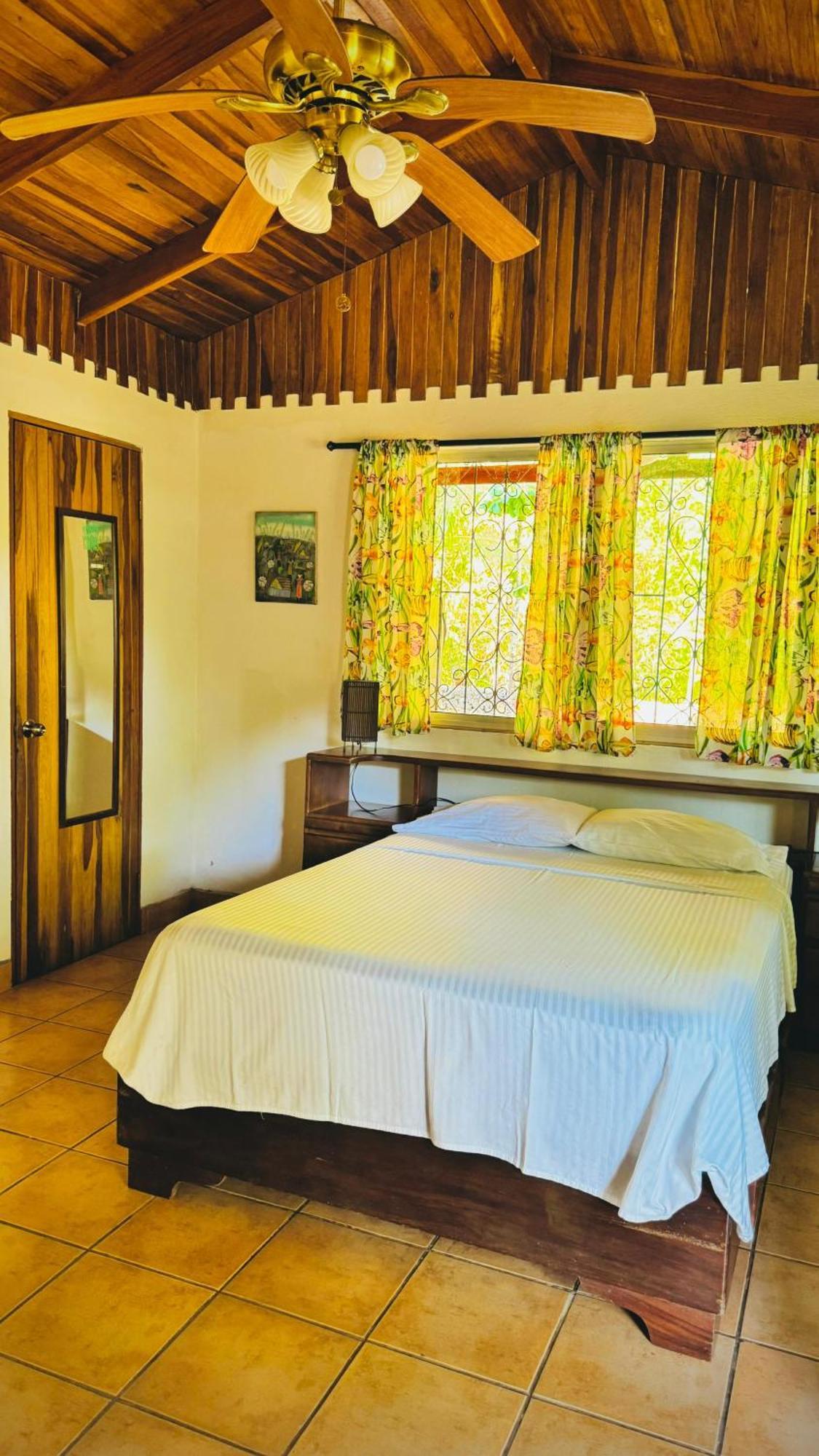 Mal Pais Surf Camp Hotel Playa Santa Teresa  Luaran gambar